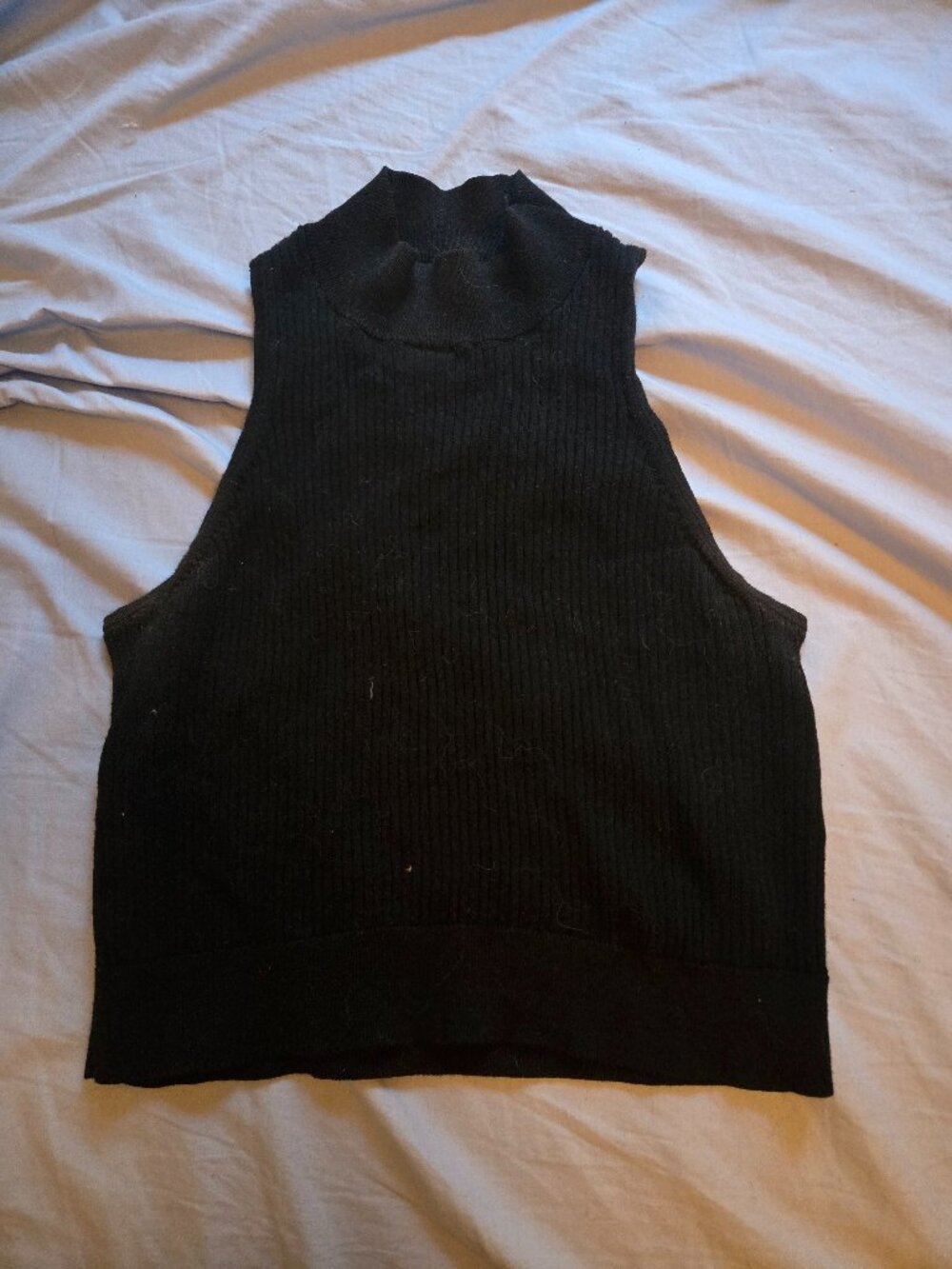 Uniqlo ribbed mock neck